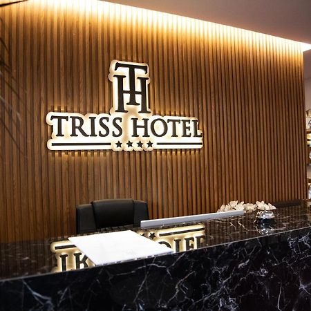 Triss Hotel ติรานา ภายนอก รูปภาพ